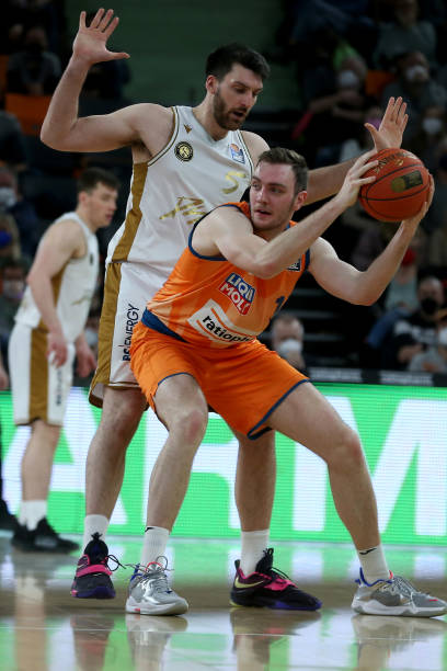 次普通引援 次普通引援